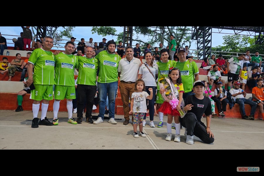 Entrega de uniformes Socorro