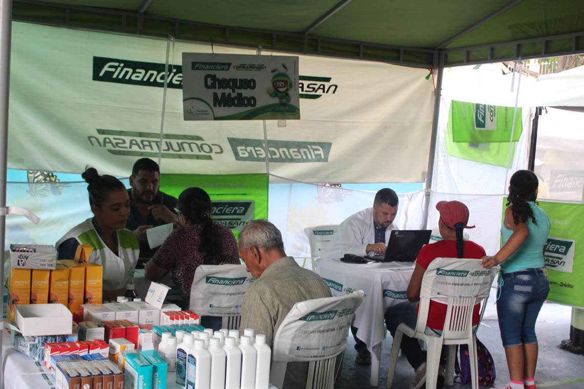 Brigada de salud en Barrancabermeja