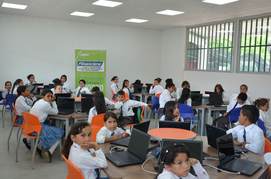 Donación Colegio Tagúi