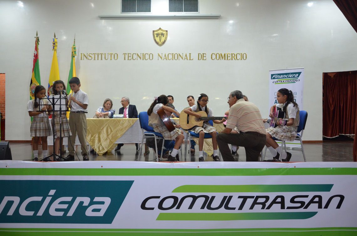 Donación Colegio Técnico Nacional de Comercio