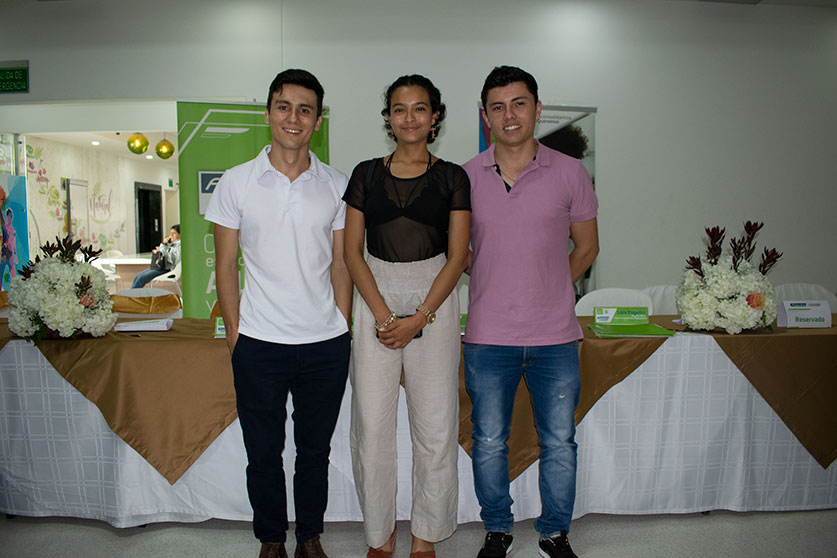 Jóvenes becarios de Financiera Comultrasan