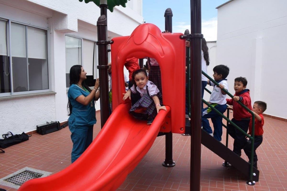 Donación al Gimnasio Superior Empresarial