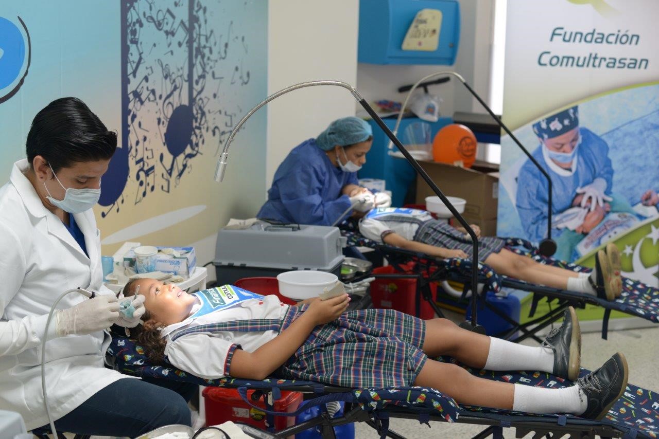 Brigada de salud en Colegios