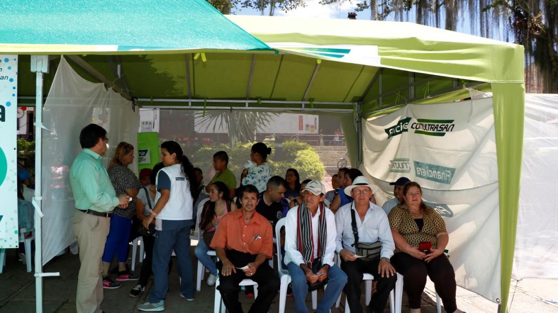 Brigada de salud en Puente Nacional