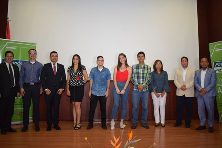 Entrega becas Financiera Comultrasan