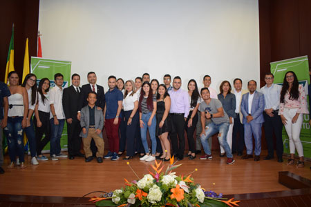 Entrega becas Financiera Comultrasan
