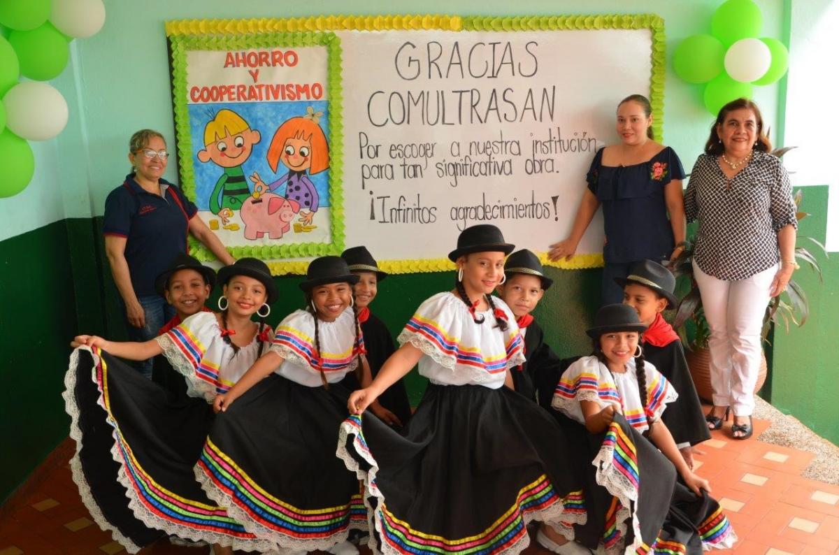 Donación Instituto Técnico Superior del Comercio sede Belén