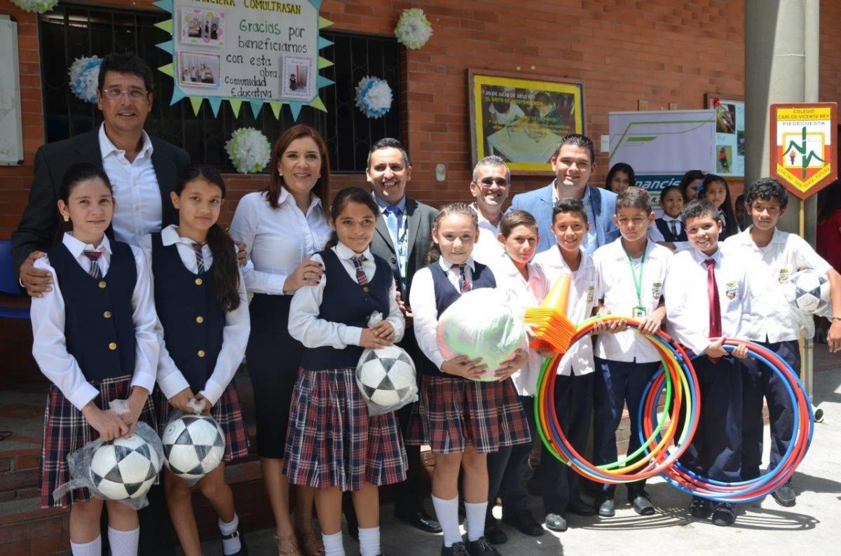 Entrega de implementos deportivos 