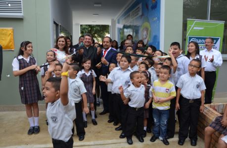 Entrega Oficial colegio Santander