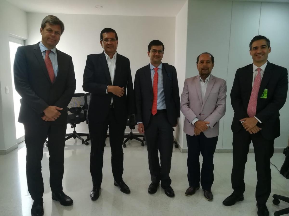 Visita delegados del Banco Mundial y Financiera Comultrasan